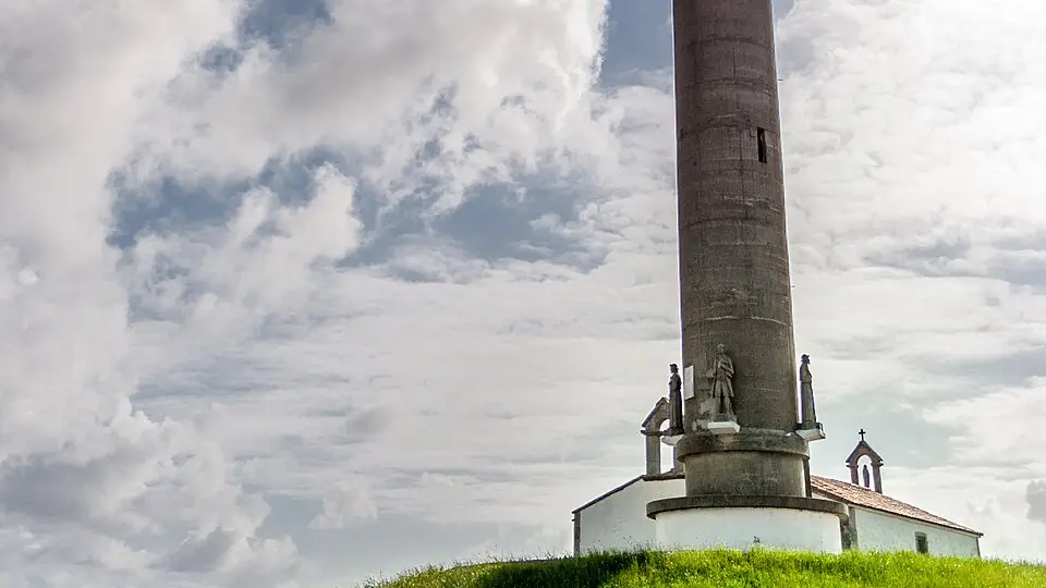 Faro de Brantuas